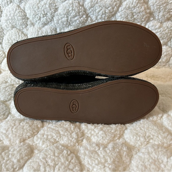 NWOB UGG Reid Moc Boots - Picture 4 of 15